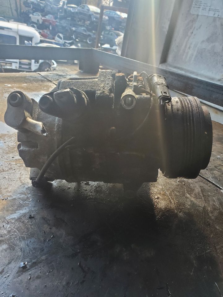 2009 BMW X5 6cyl Gasoline 3.0 AC COMPRESSOR - 393258 — photo 1