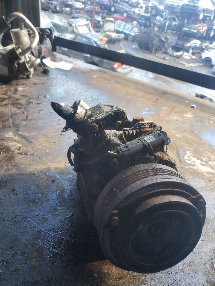2009 BMW X5 6cyl Gasoline 3.0 AC COMPRESSOR - 393258 — photo 2