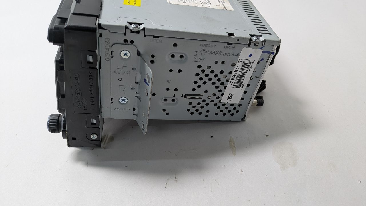 2015 HYUNDAI SONATA 4cyl Gasoline 2.4 PZEV Radio Audio - 393500 — photo 4