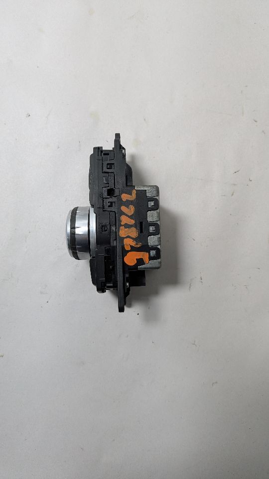 2013 BMW X3 6cyl Gasoline Turbo 3.0 Console, Front - 393511 — photo 2