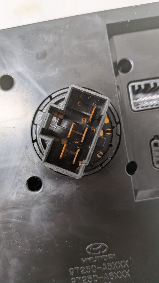 2016 HYUNDAI ELANTRA 4cyl Gasoline 2.0 TEMP CONTROL - 393518 — photo 5