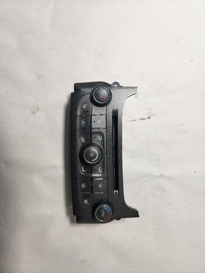 2011 CHEVROLET MALIBU TEMP CONTROL - 394121 — photo 1