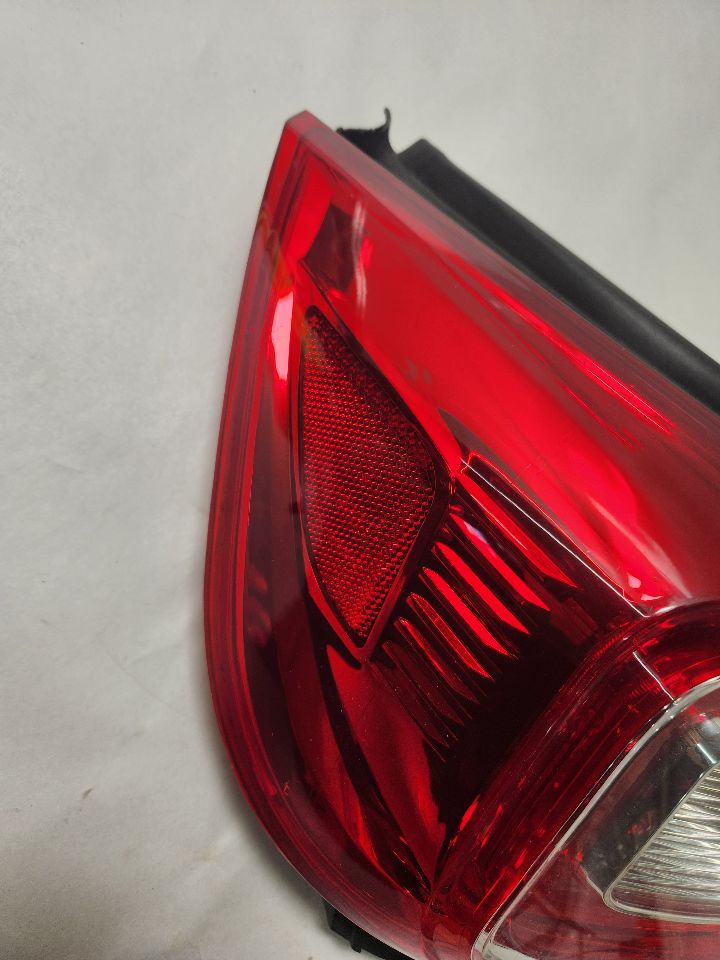 2011 CHEVROLET MALIBU Left TAIL LAMP - 394142 — photo 2