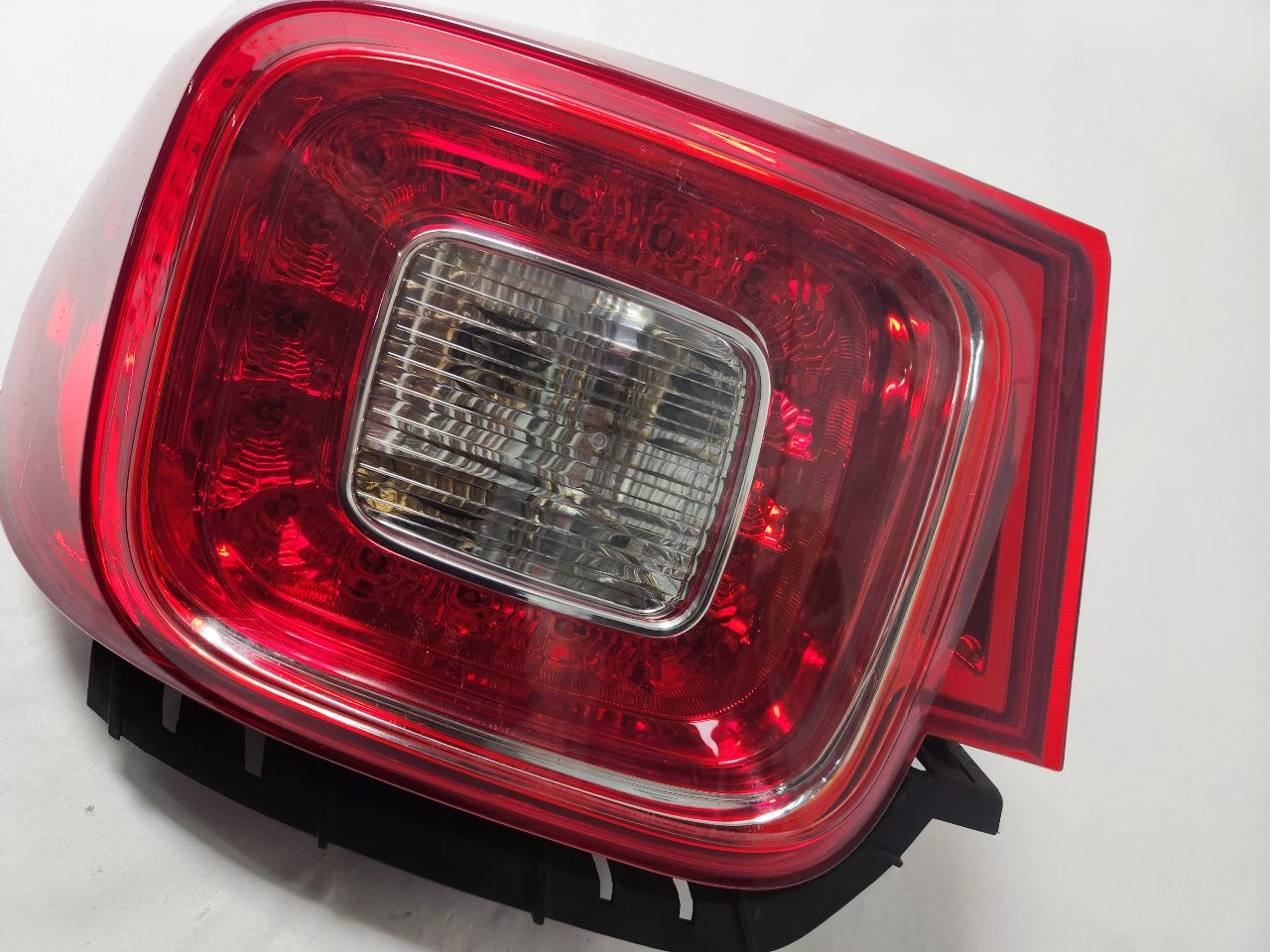 2011 CHEVROLET MALIBU Left TAIL LAMP - 394142 — photo 3