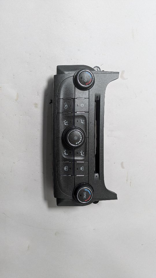 2013 CHEVROLET MALIBU 4cyl Hybrid 2.4 TEMP CONTROL - 394172 — photo 1