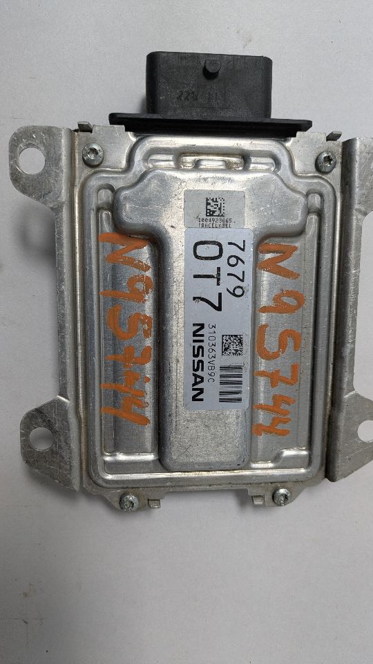 2015 NISSAN VERSA 4cyl Gasoline 1.6 DOHC Chassis Cont Mod - 394190