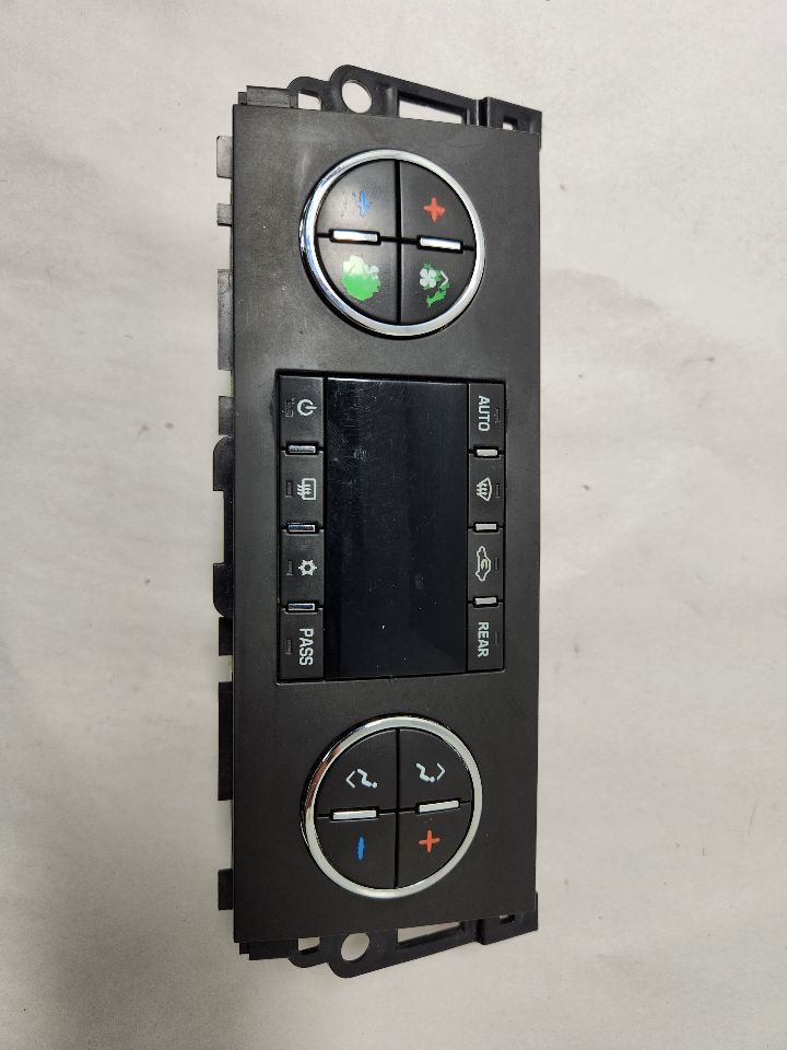 2012 CHEVROLET SUBURBAN 1500 8cyl Gasoline 5.3 FLEX TEMP CONTROL - 394310