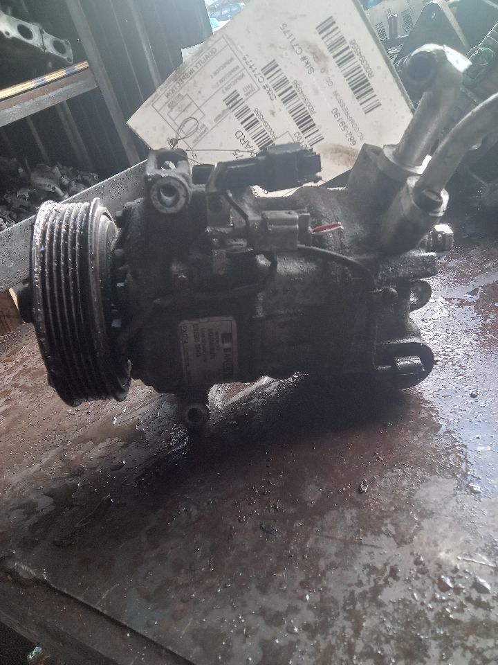 2014 NISSAN SENTRA 4cyl Gasoline 1.8 AC COMPRESSOR - 394556 — photo 2