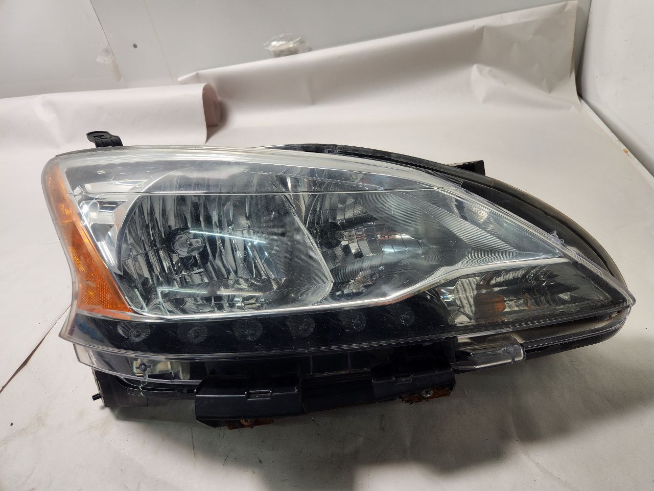 2014 NISSAN SENTRA 4cyl Gasoline 1.8 Right HEADLAMP ASSEMBLY - 394560