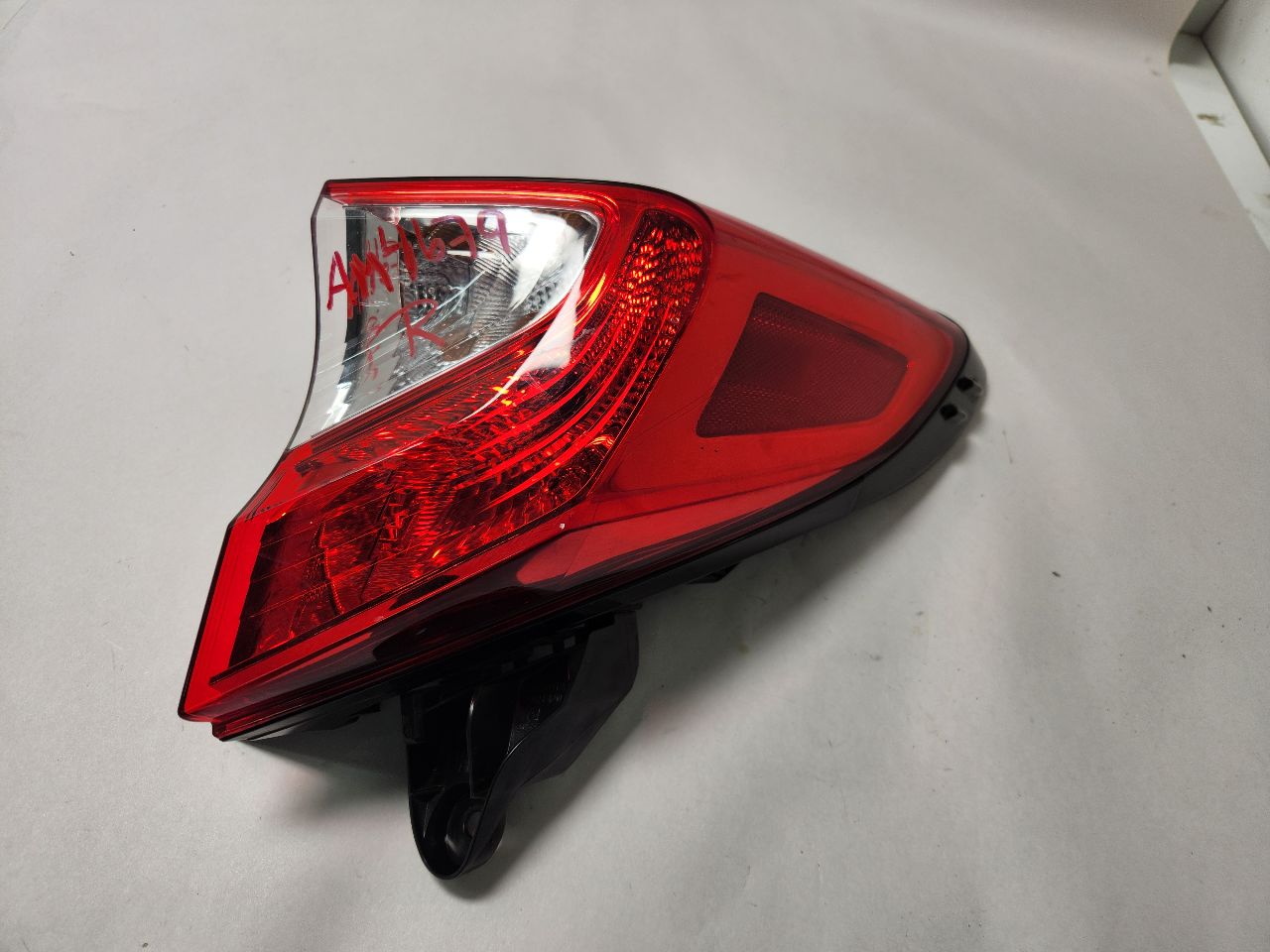 2019 TOYOTA C-HR 2.0L 4cyl Gasoline VVT Right TAIL LAMP - 394767