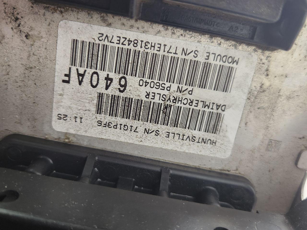 2005 DODGE DAKOTA Fuse Box, Engine - 394889 — photo 2