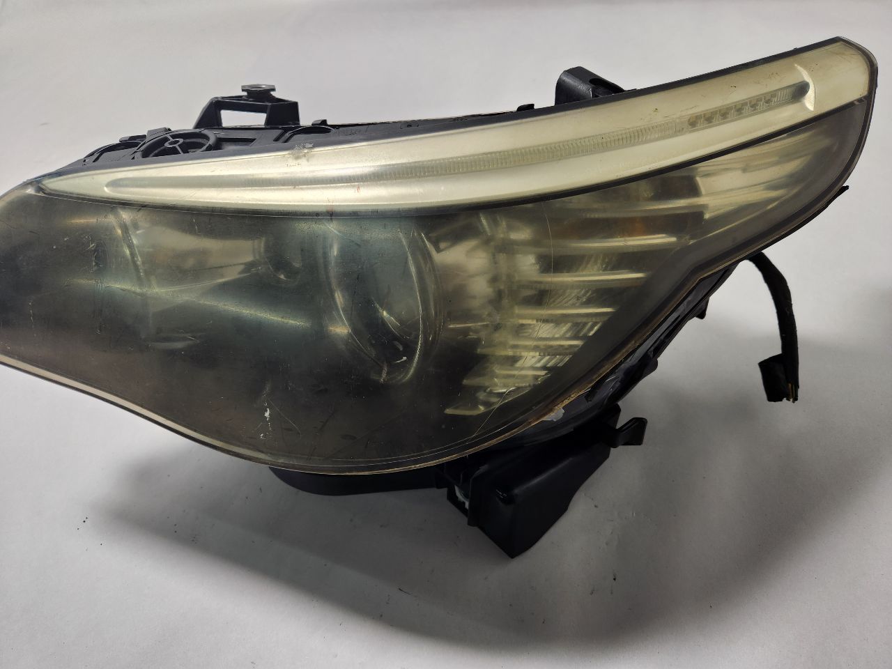2010 BMW 528i Left HEADLAMP ASSEMBLY - 394900 — photo 3