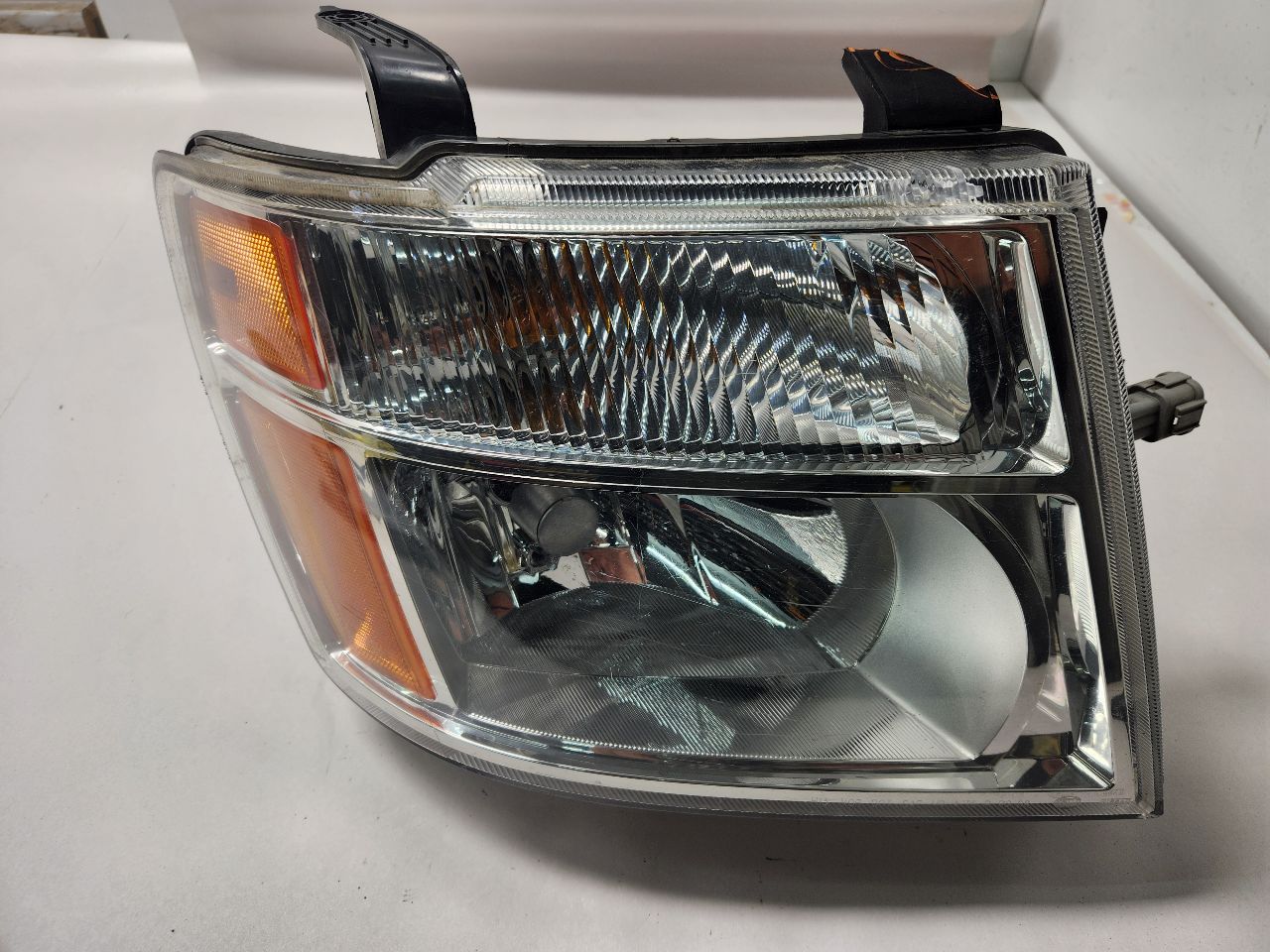 2013 NISSAN NV 2500 Right HEADLAMP ASSEMBLY - 394901