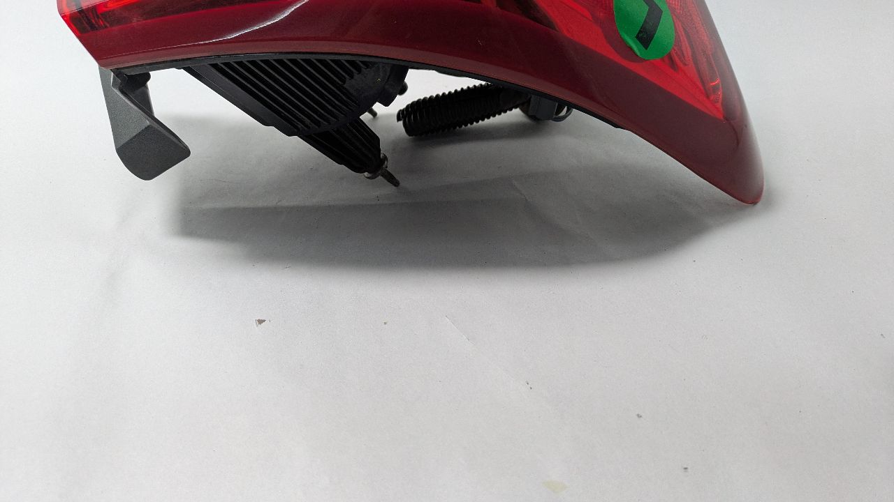 2016 CHEVROLET MALIBU 4cyl Gasoline Turbo 1.5 Left TAIL LAMP - 394998 — photo 2