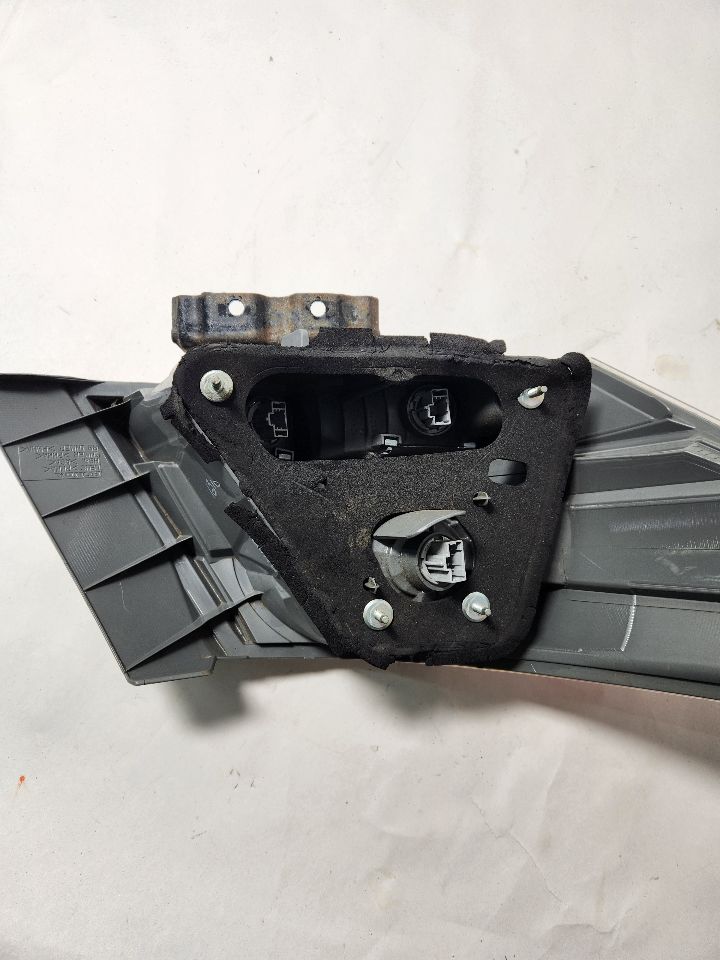 2011 HONDA ACCORD Left TAIL LAMP - 395624 — photo 5