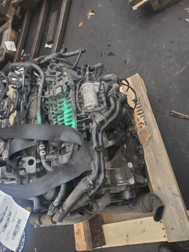 2014 VOLKSWAGEN PASSAT 4cyl Gasoline Turbo 1.8 ENGINE ASSEMBLY - 395898 — photo 2