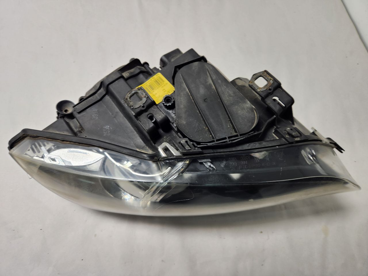 2009 BMW 328i 6cyl Gasoline 3.0 Right HEADLAMP ASSEMBLY - 396153 — photo 4