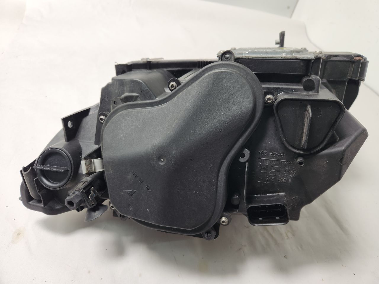 2009 BMW 328i 6cyl Gasoline 3.0 Right HEADLAMP ASSEMBLY - 396153 — photo 5