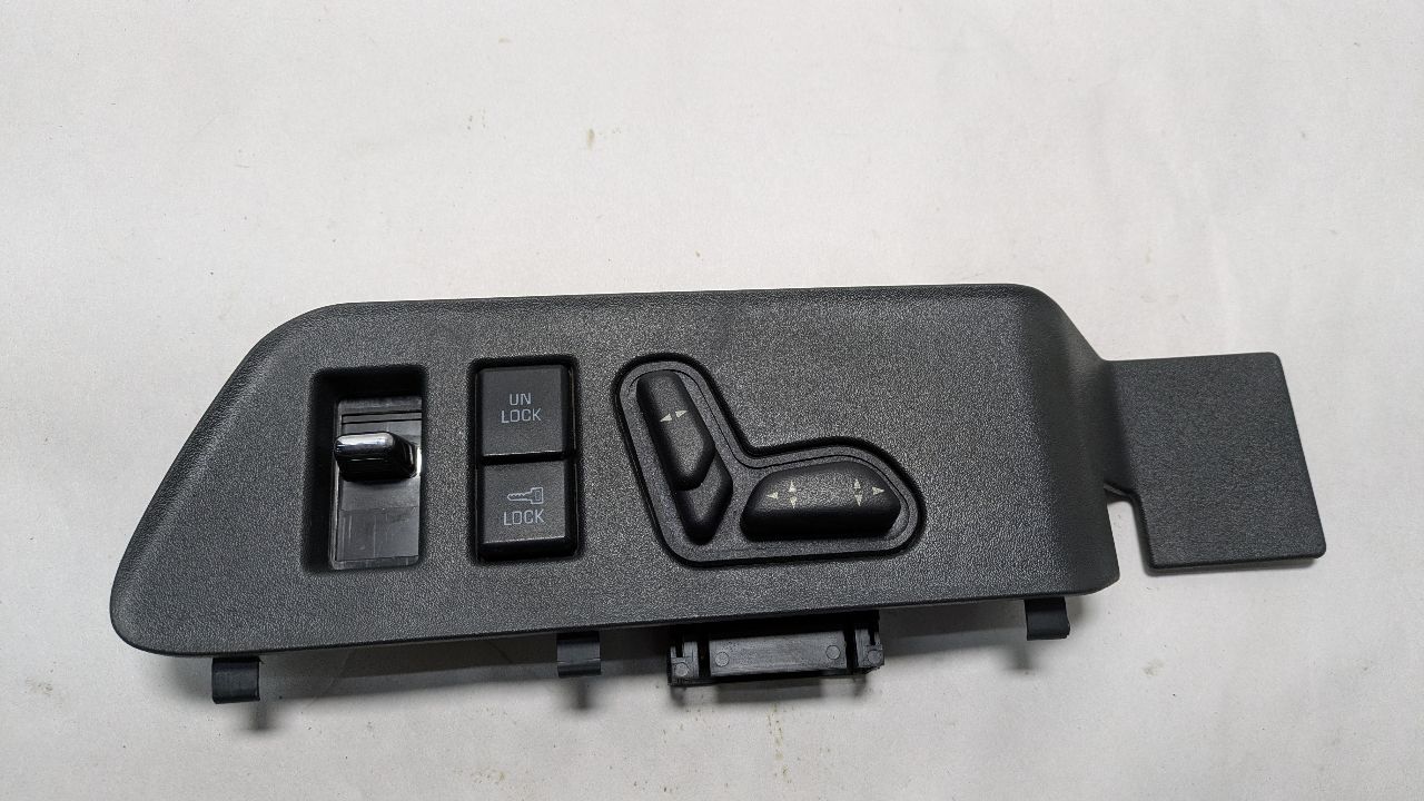 1997 OLDSMOBILE EIGHTY EIGHT 6cyl Gasoline 3.8 Front Door Switch - 396281
