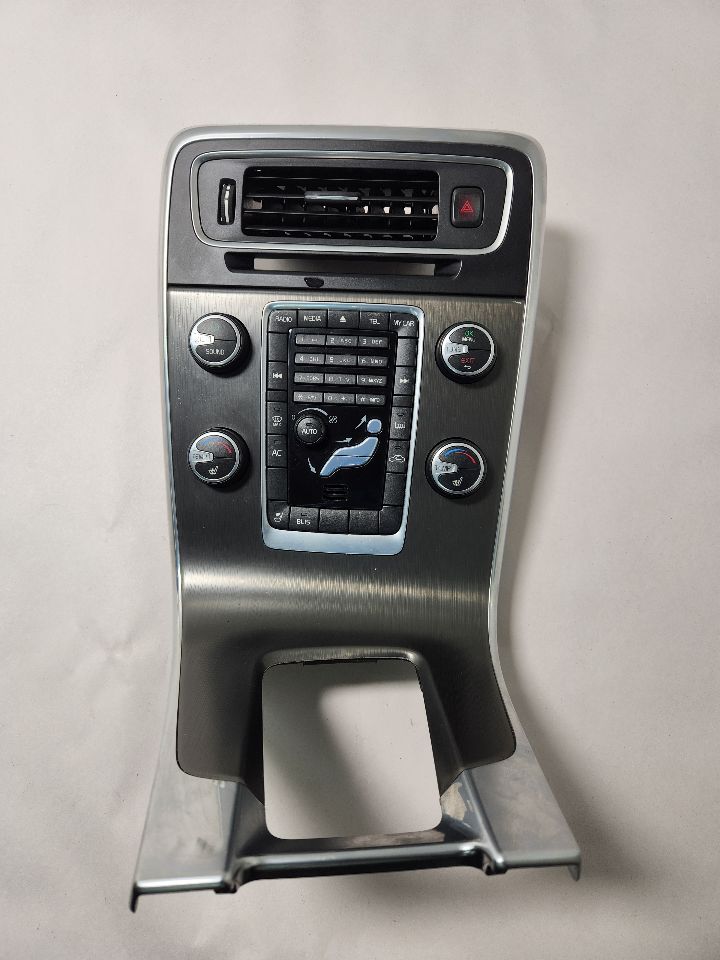 2012 VOLVO 60 SERIES 5cyl Gasoline Turbo 2.5 Radio Audio - 396667