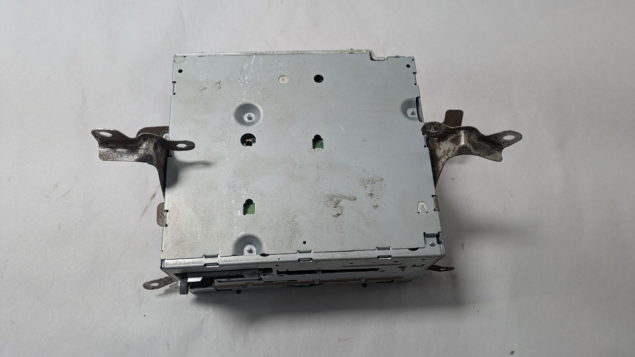 2010 INFINITI QX56 8cyl Gasoline 5.6 Radio Audio - 396704 — photo 4
