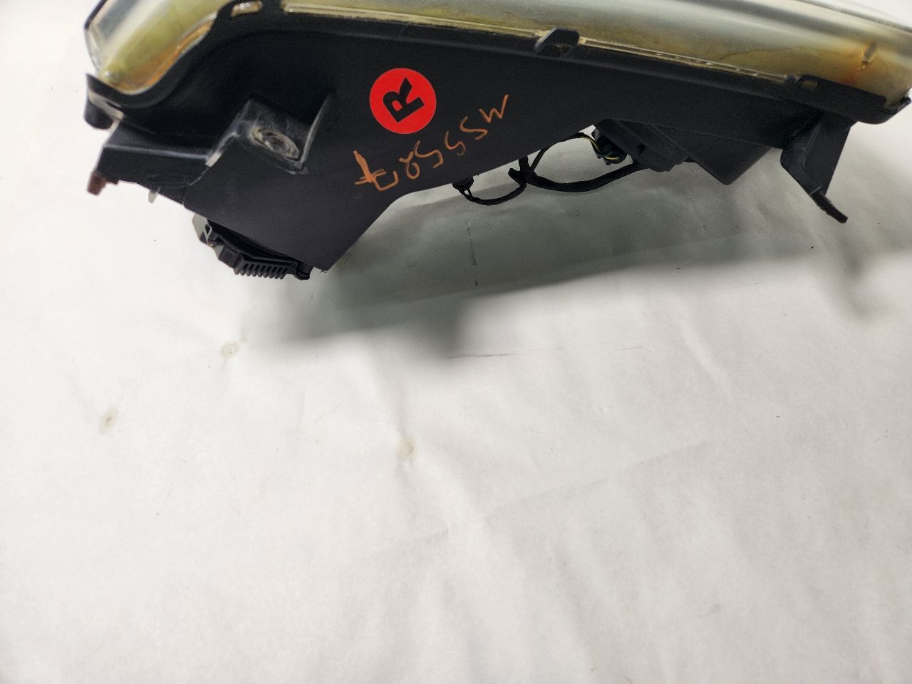 2010 INFINITI QX56 8cyl Gasoline 5.6 Right HEADLAMP ASSEMBLY - 396707 — photo 3