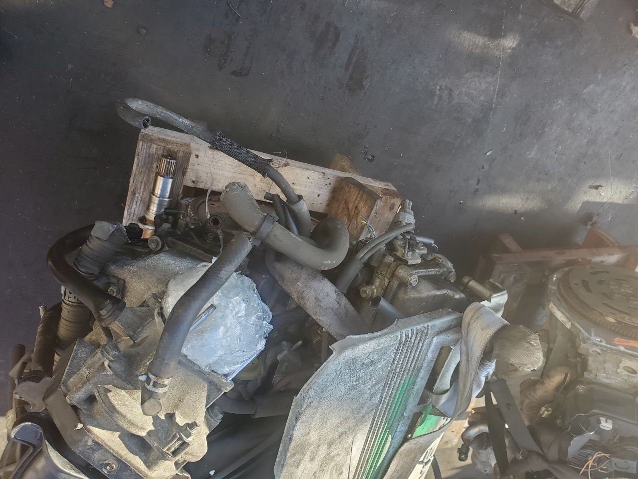 2006 TOYOTA SIENNA 6cyl Gasoline 3.3 ENGINE ASSEMBLY - 396749 — photo 4