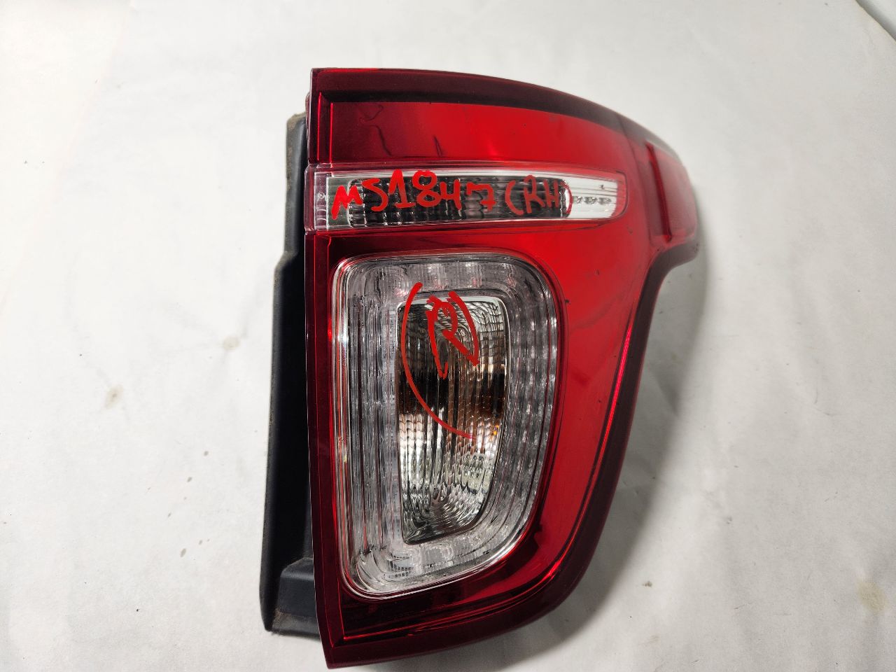 2014 FORD EXPLORER 6cyl Gasoline 3.5 Right TAIL LAMP - 396810