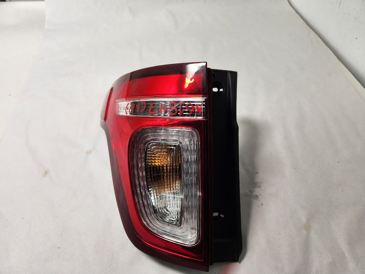 2014 FORD EXPLORER 6cyl Gasoline 3.5 Left TAIL LAMP - 396811