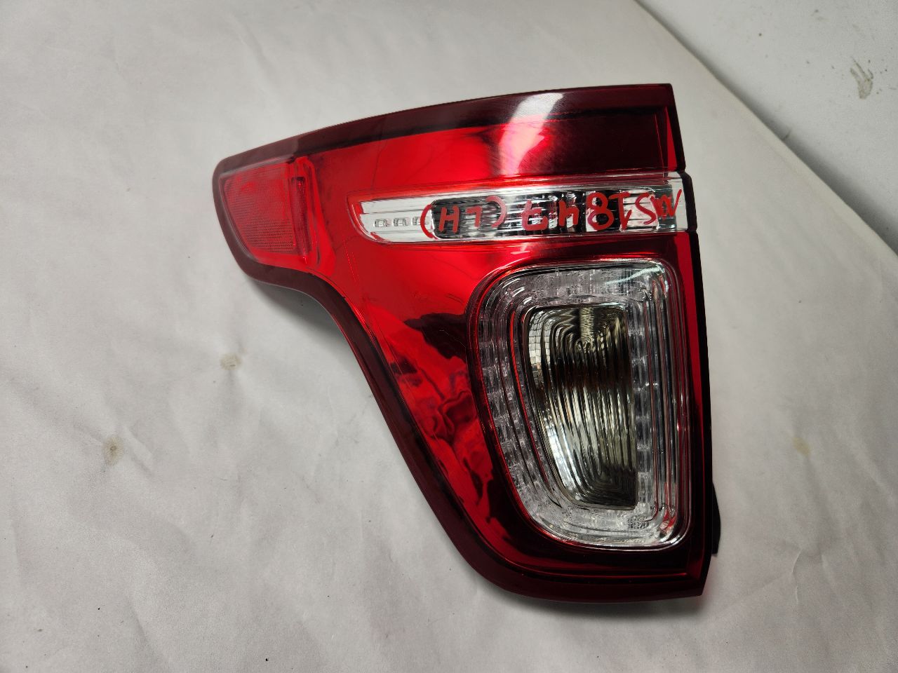 2014 FORD EXPLORER 6cyl Gasoline 3.5 Left TAIL LAMP - 396811 — photo 2