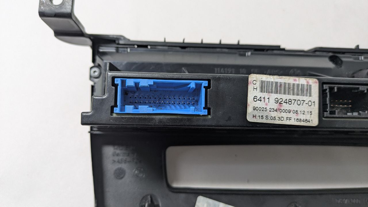 2010 BMW 528i 6cyl Gasoline 3.0 TEMP CONTROL - 396995 — photo 6
