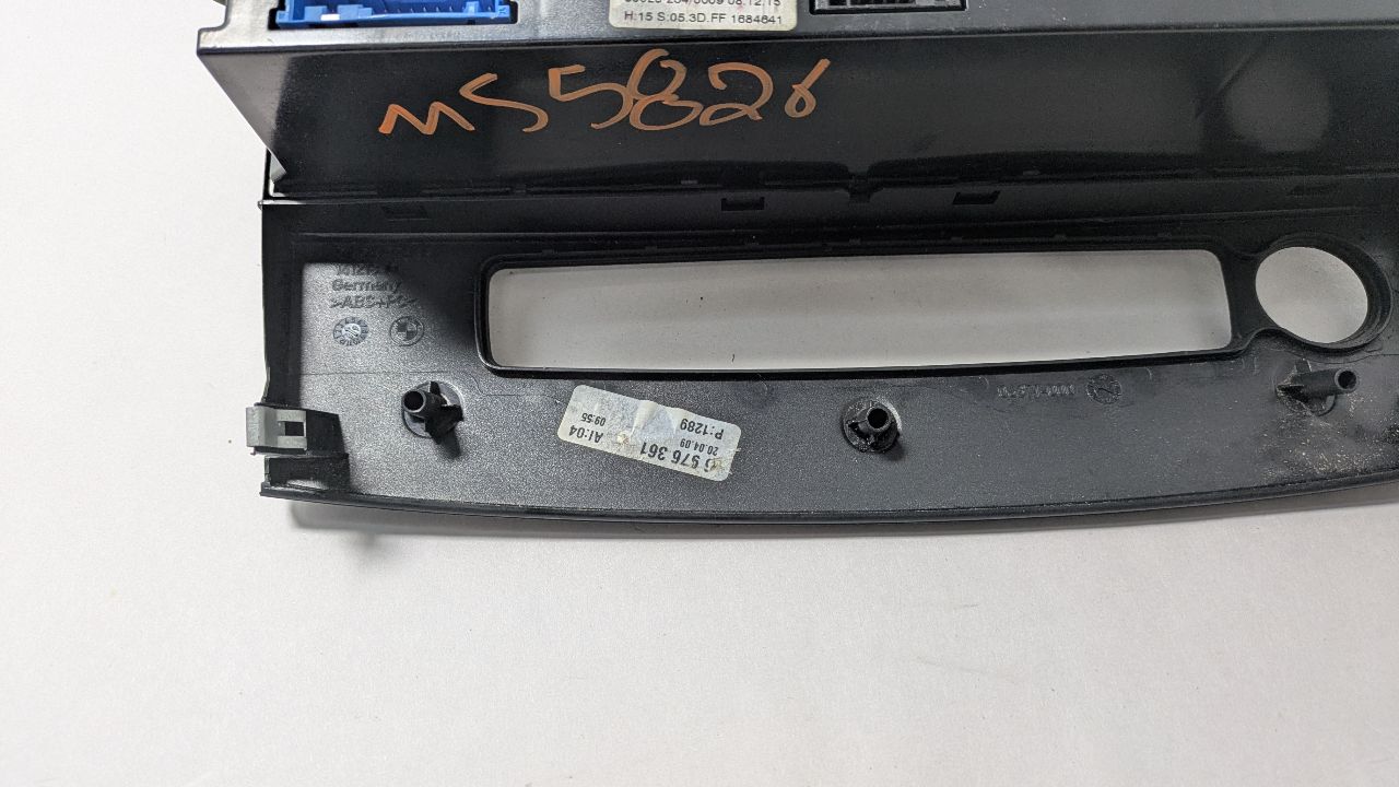 2010 BMW 528i 6cyl Gasoline 3.0 TEMP CONTROL - 396995 — photo 8