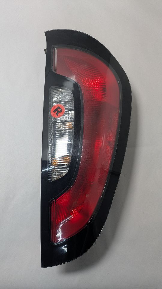 2014 KIA SOUL 4cyl Gasoline 1.6 Right TAIL LAMP - 397015