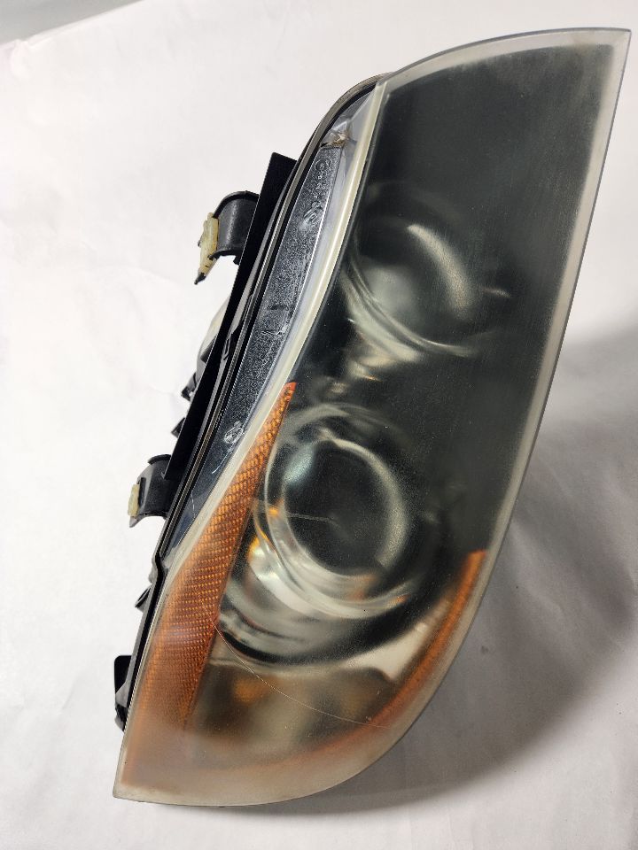 2006 BMW 330i 6cyl Gasoline 3.0 Right HEADLAMP ASSEMBLY - 397049
