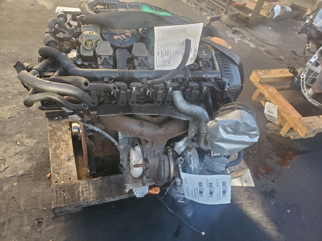 2010 AUDI A4 4cyl Gasoline Turbo 2.0 ENGINE ASSEMBLY - 397107 — photo 2