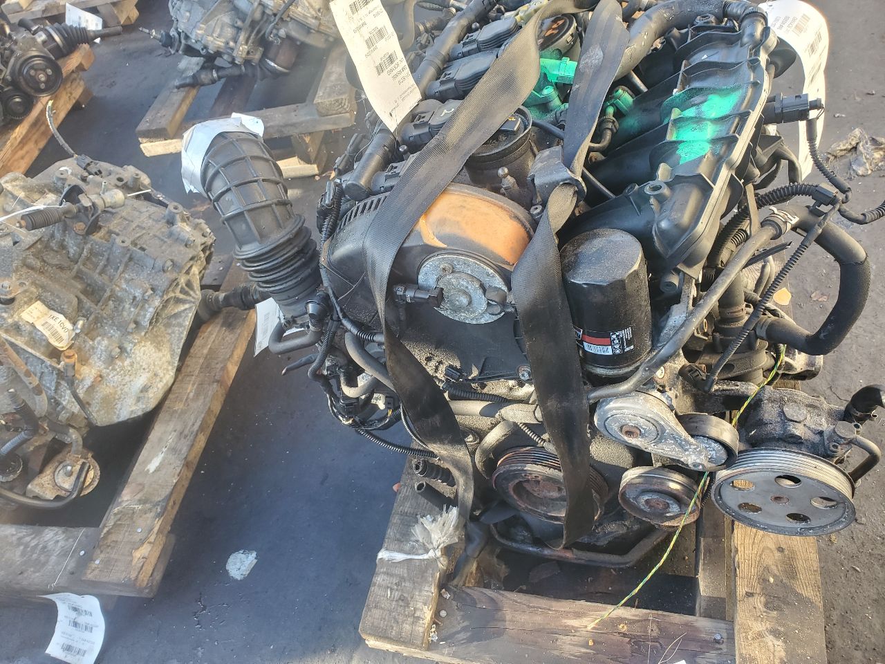 2010 AUDI A4 4cyl Gasoline Turbo 2.0 ENGINE ASSEMBLY - 397107 — photo 4