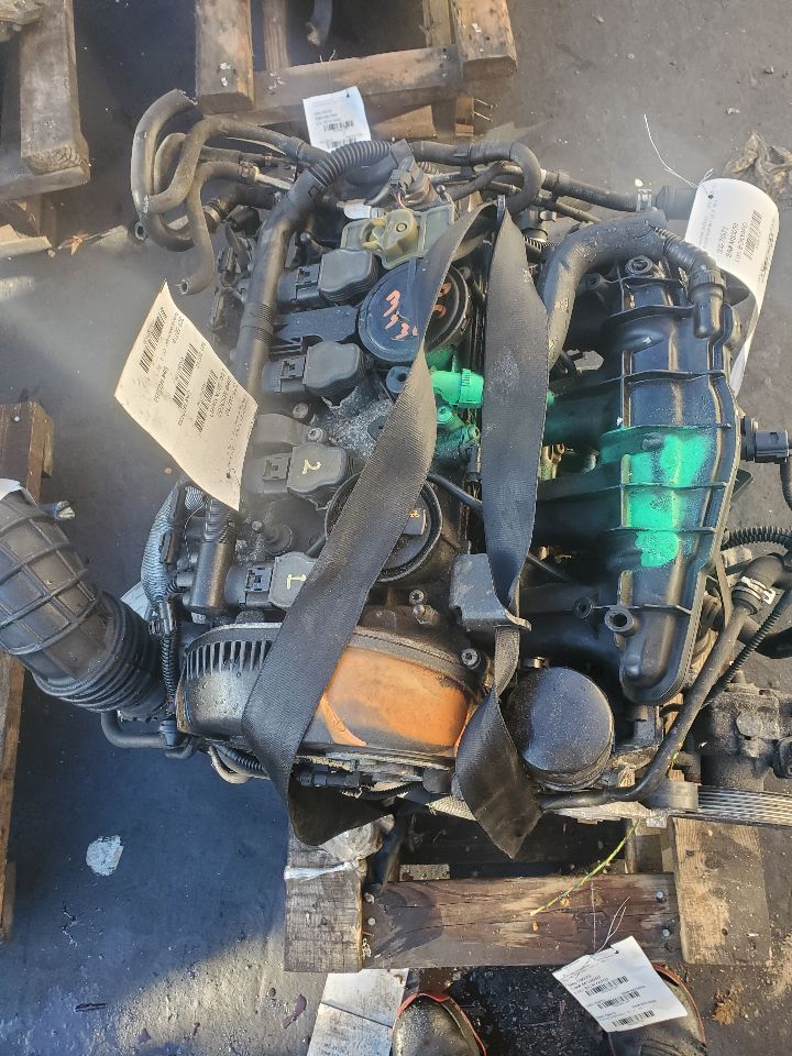 2010 AUDI A4 4cyl Gasoline Turbo 2.0 ENGINE ASSEMBLY - 397107 — photo 5