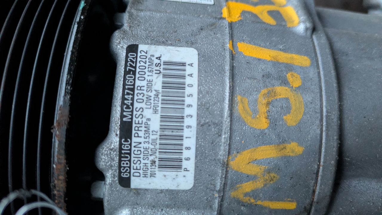2014 DODGE DART 4cyl Gasoline 2.4 AC COMPRESSOR - 397763 — photo 2