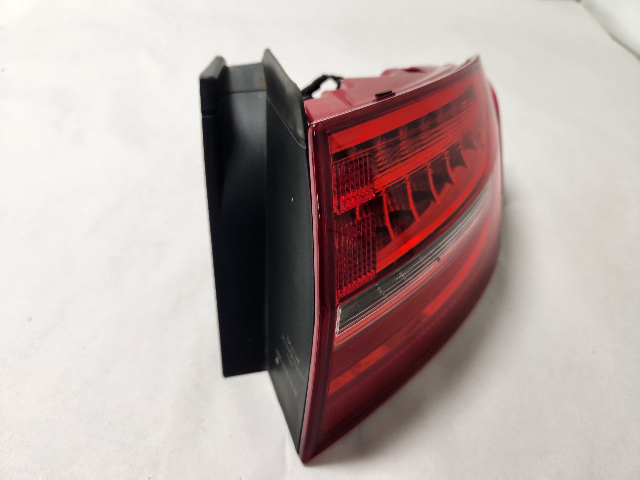 2015 AUDI A4 4cyl Gasoline Turbo 2.0 Right TAIL LAMP - 397795