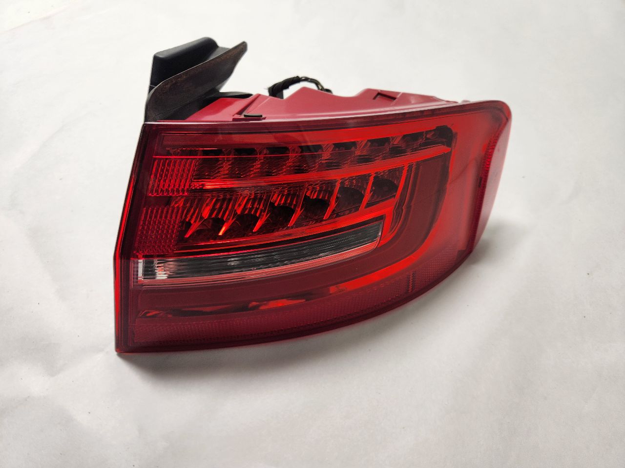 2015 AUDI A4 4cyl Gasoline Turbo 2.0 Right TAIL LAMP - 397795 — photo 2