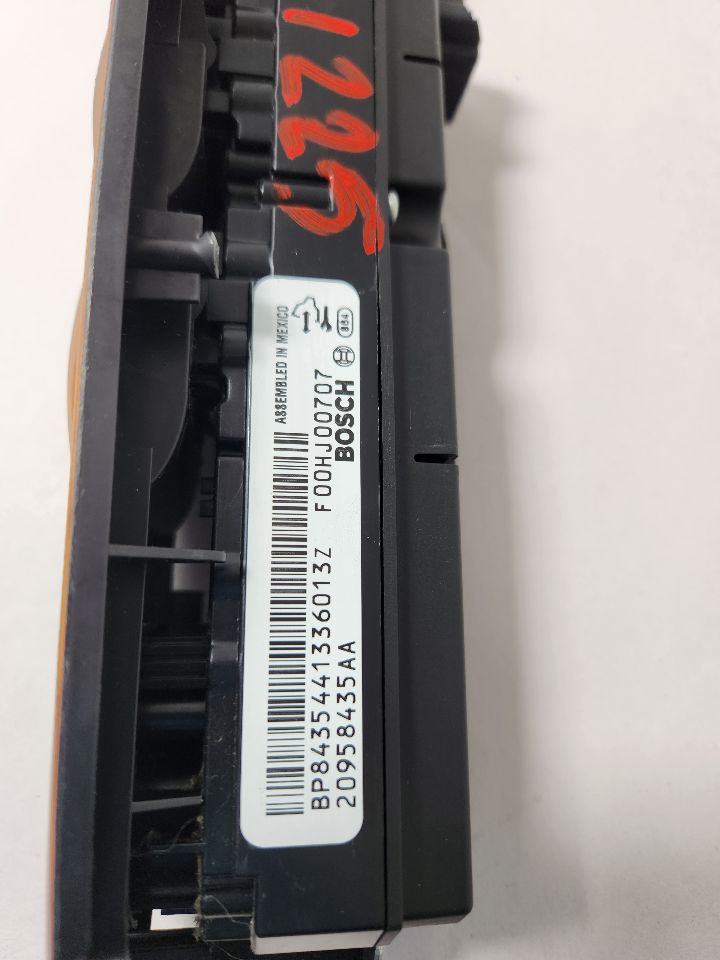 2012 BUICK ENCLAVE 6cyl Gasoline 3.6 Left Front Door Switch - 397885 — photo 3
