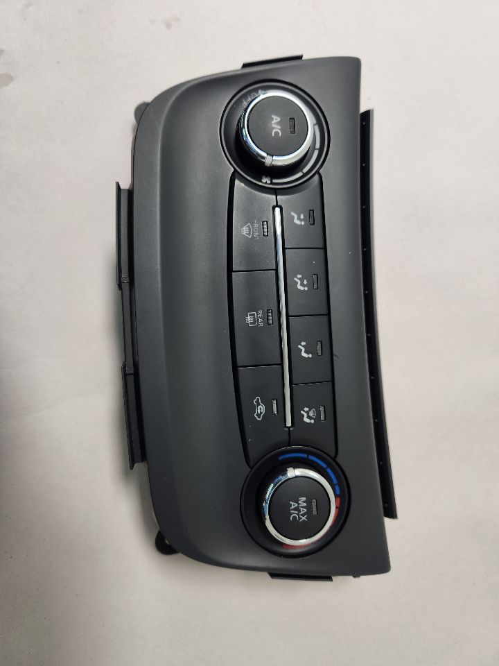2015 NISSAN SENTRA 4cyl Gasoline 1.8 TEMP CONTROL - 397963 — photo 1