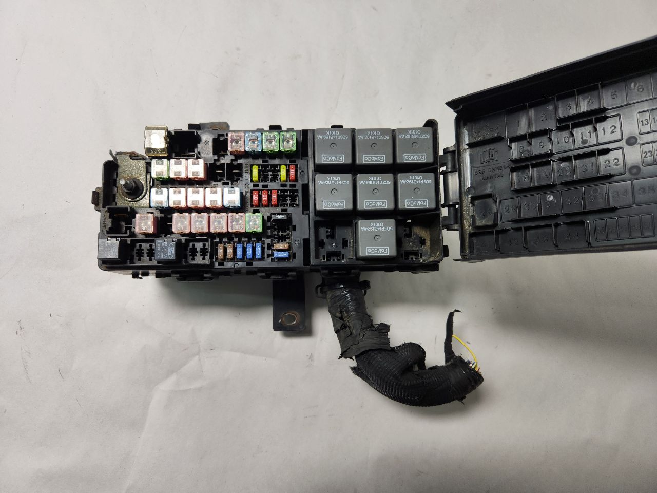 2012 FORD MUSTANG 6cyl Gasoline 3.7 Fuse Box, Engine - 398307 — photo 2
