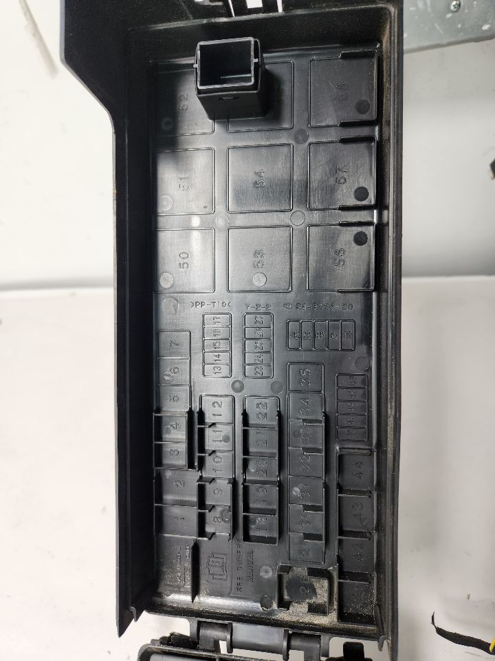 2012 FORD MUSTANG 6cyl Gasoline 3.7 Fuse Box, Engine - 398307 — photo 3
