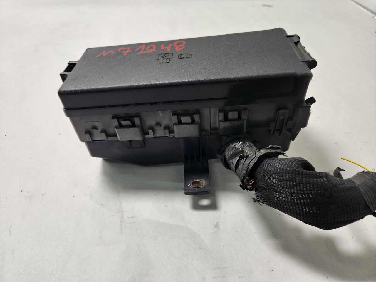 2012 FORD MUSTANG 6cyl Gasoline 3.7 Fuse Box, Engine - 398307 — photo 6