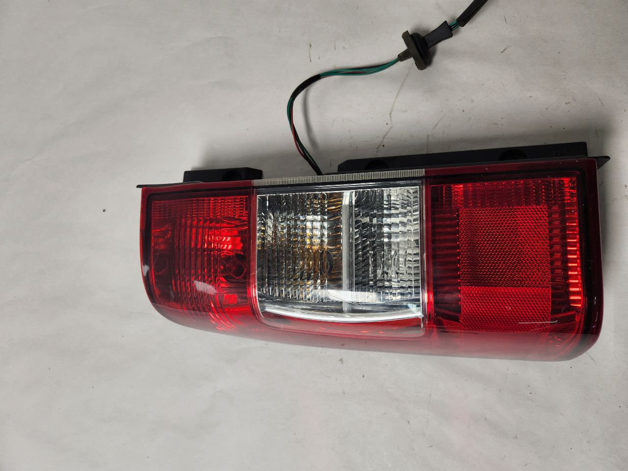 2013 NISSAN NV 3500 4.0L 6cyl Gasoline VVT Left TAIL LAMP - 398440