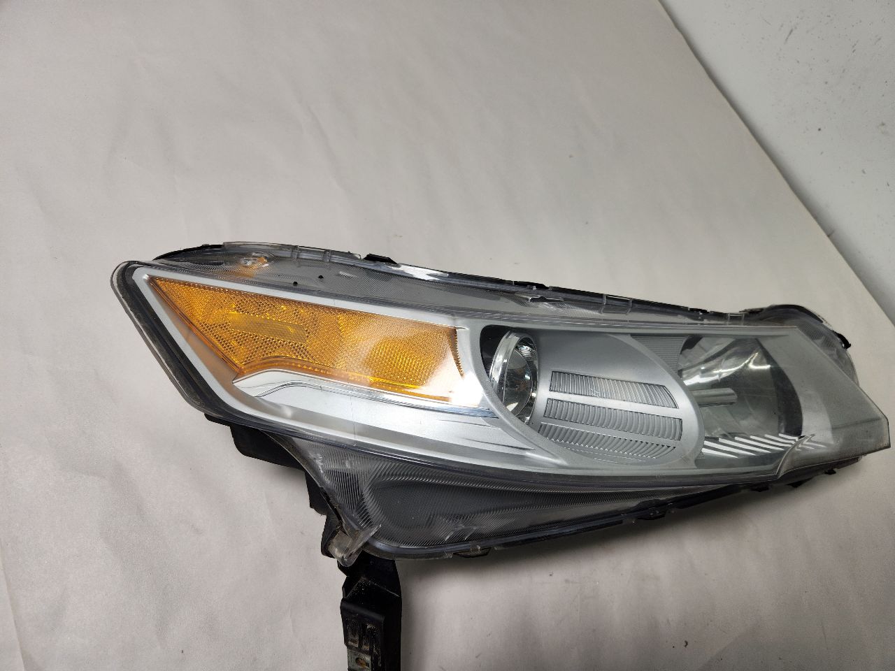 2009 ACURA TL 3.5L 6cyl Gasoline VVT Right HEADLAMP ASSEMBLY - 398879 — photo 2