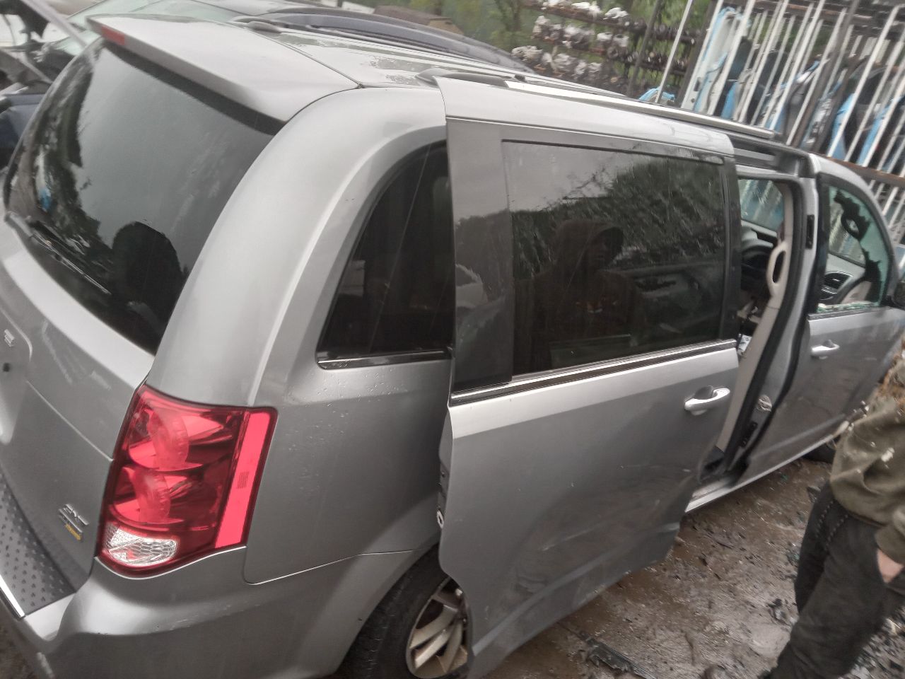 2019 DODGE CARAVAN 3.6L 6cyl VVT Decklid  Tailgate - 399081 — photo 4