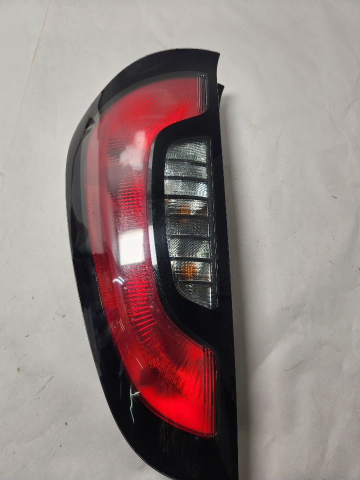 2014 KIA SOUL 4cyl Gasoline 1.6 Right TAIL LAMP - 399943