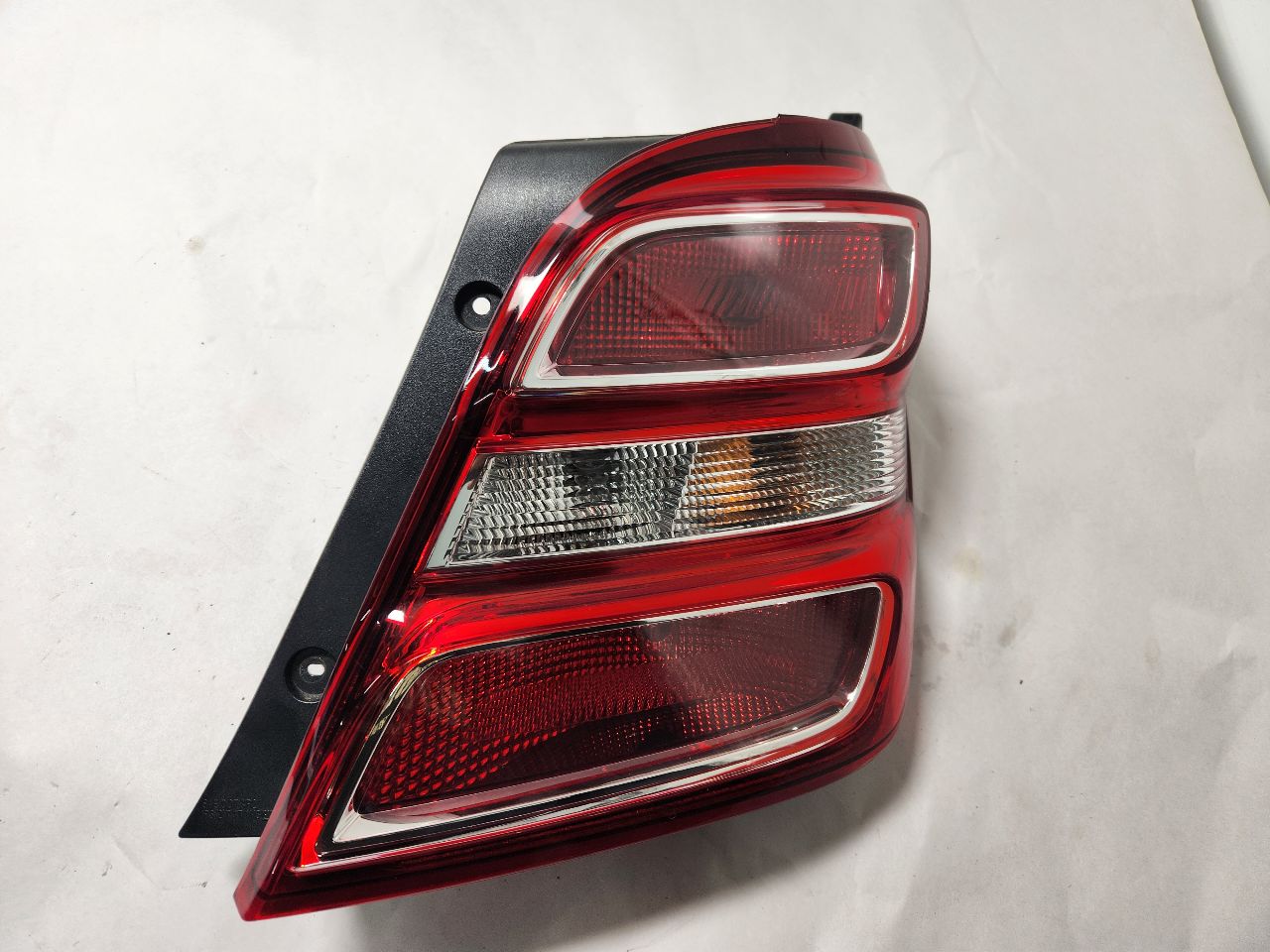 2020 CHEVROLET SONIC 1.4L 4cyl Turbo Gasoline Right TAIL LAMP - 400225